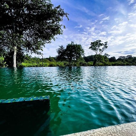 Ehalagala Lake Resort Σιγκιρίγια Εξωτερικό φωτογραφία