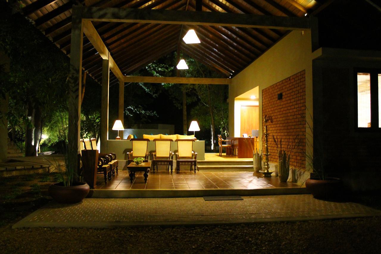 Ehalagala Lake Resort Σιγκιρίγια Εξωτερικό φωτογραφία