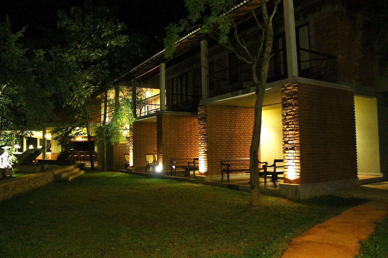 Ehalagala Lake Resort Σιγκιρίγια Εξωτερικό φωτογραφία