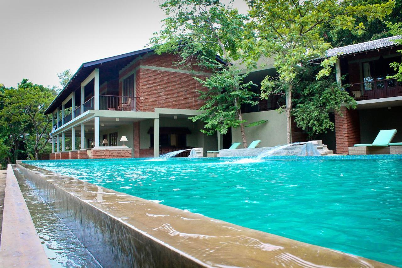 Ehalagala Lake Resort Σιγκιρίγια Εξωτερικό φωτογραφία