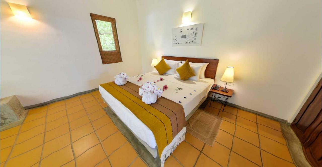Ehalagala Lake Resort Σιγκιρίγια Εξωτερικό φωτογραφία
